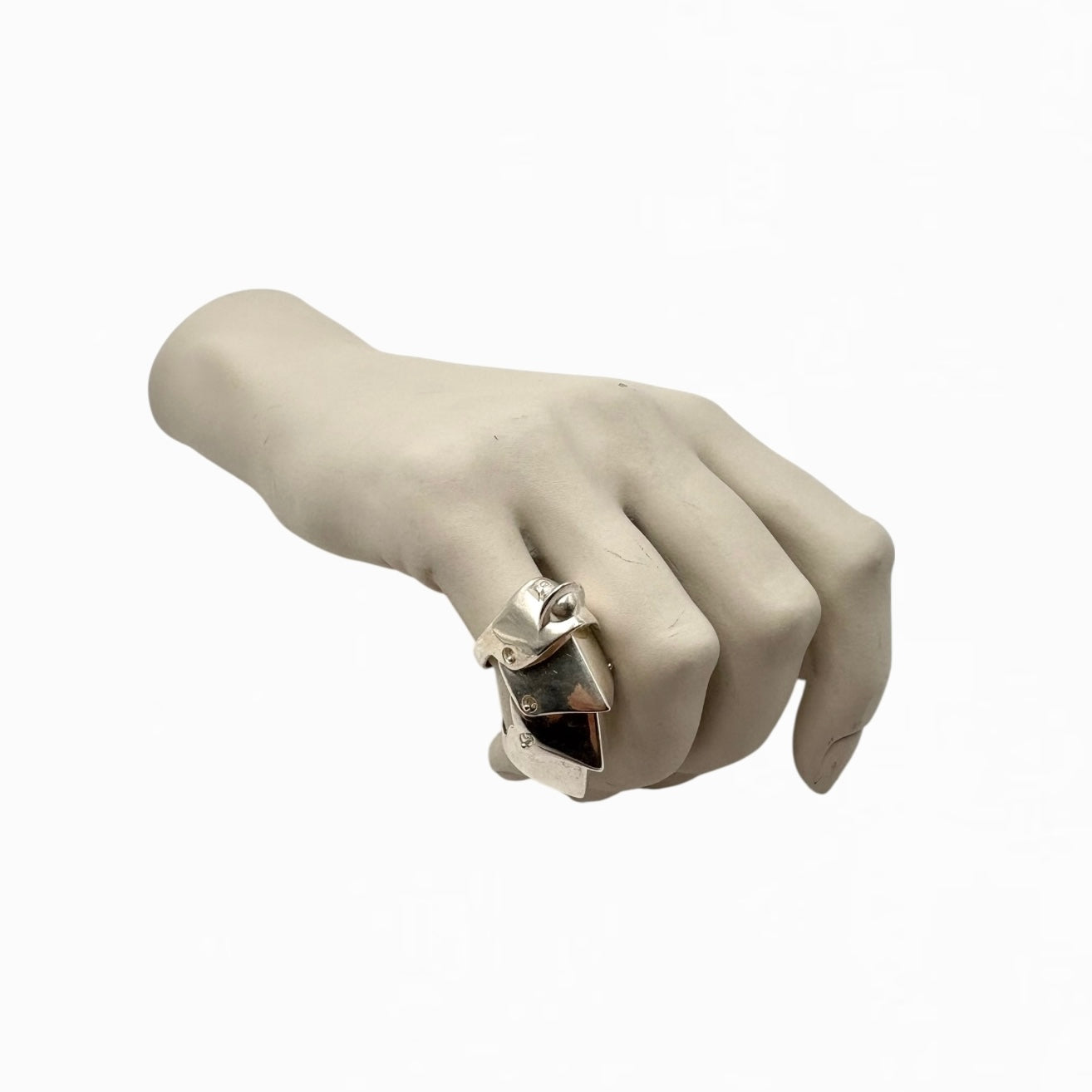 VIVIENNE WESTWOOD ARMOUR RING