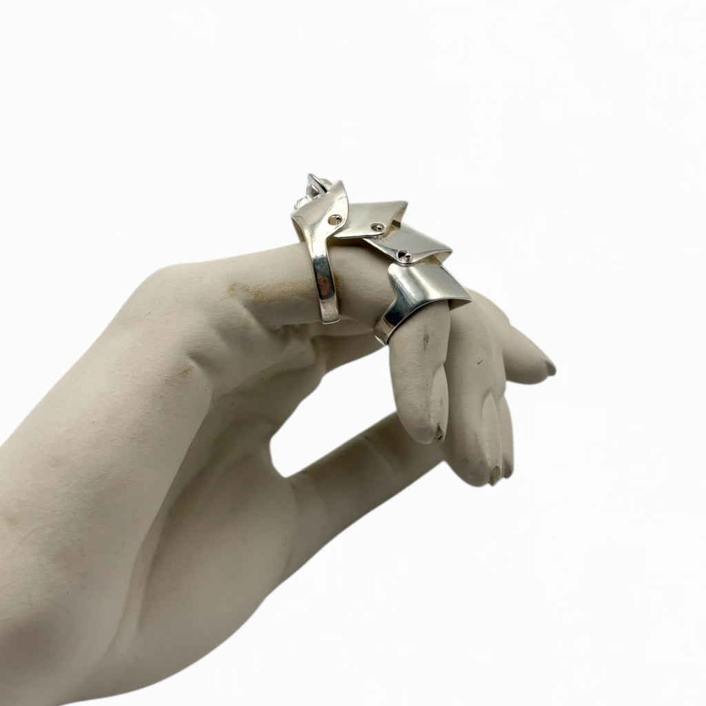 VIVIENNE WESTWOOD ARMOUR RING